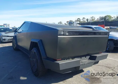 2024 Tesla Cybertruck All-Wheel Drive z USA, uszkodzony, nr VIN 7G2CEHEDXRA010262